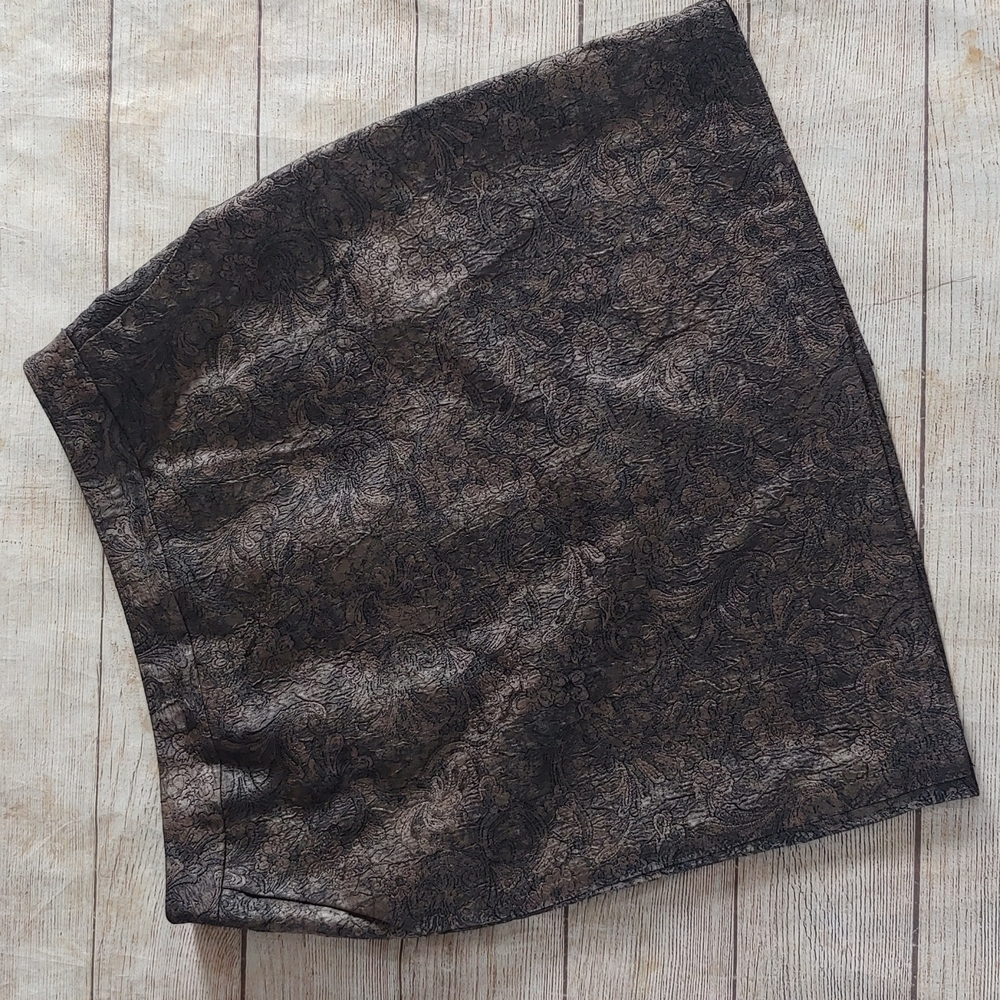 COLDWATER CREEK TEXTURED METALIC SKIRT 16P